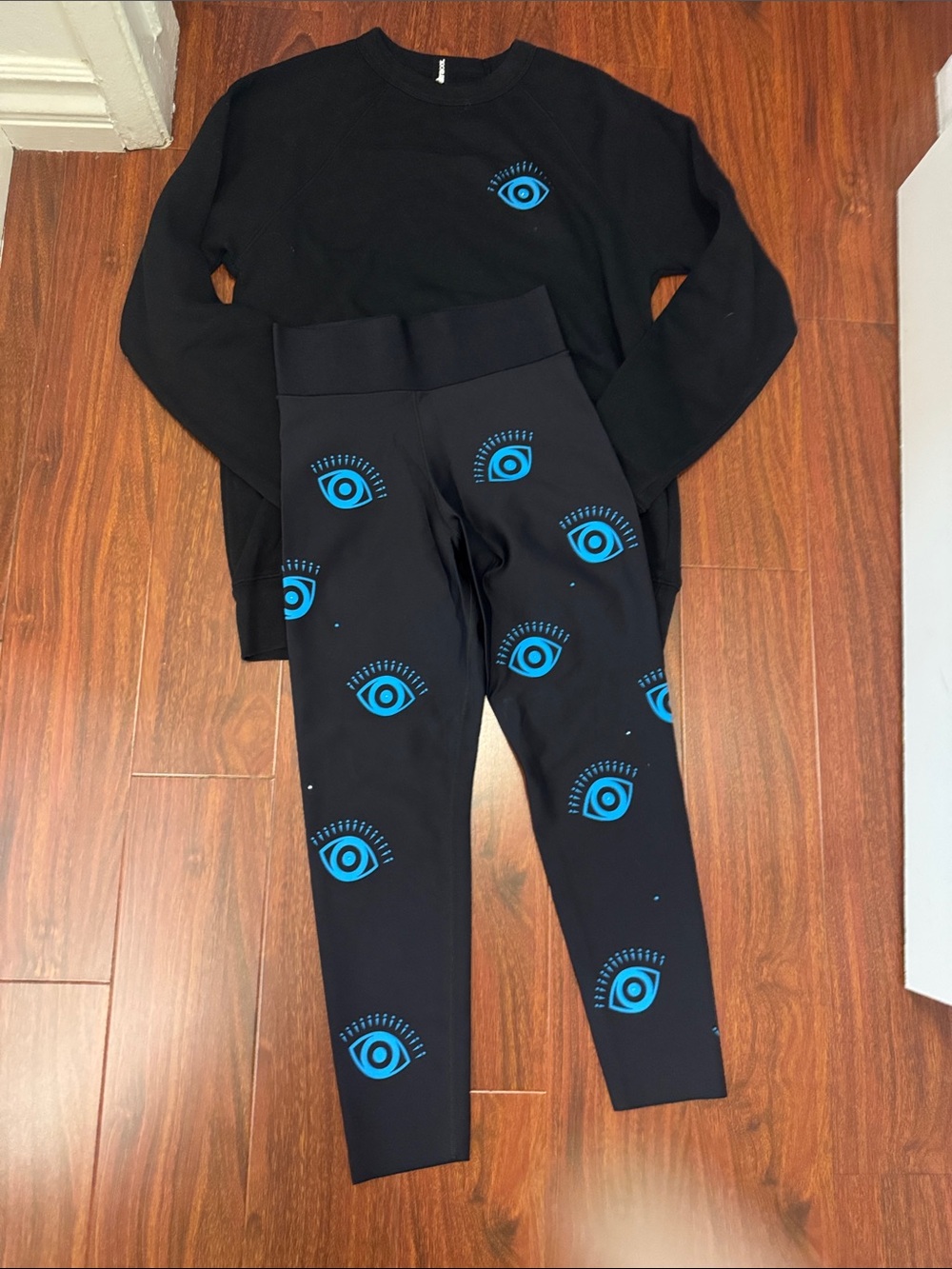 UltraCor Evil Eye Print Leggings with matching sweatshirt, size Small